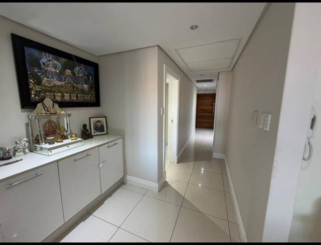 3 BEDROOM APARTMENT FOR SALE IN UMHLANGA CENTRAL